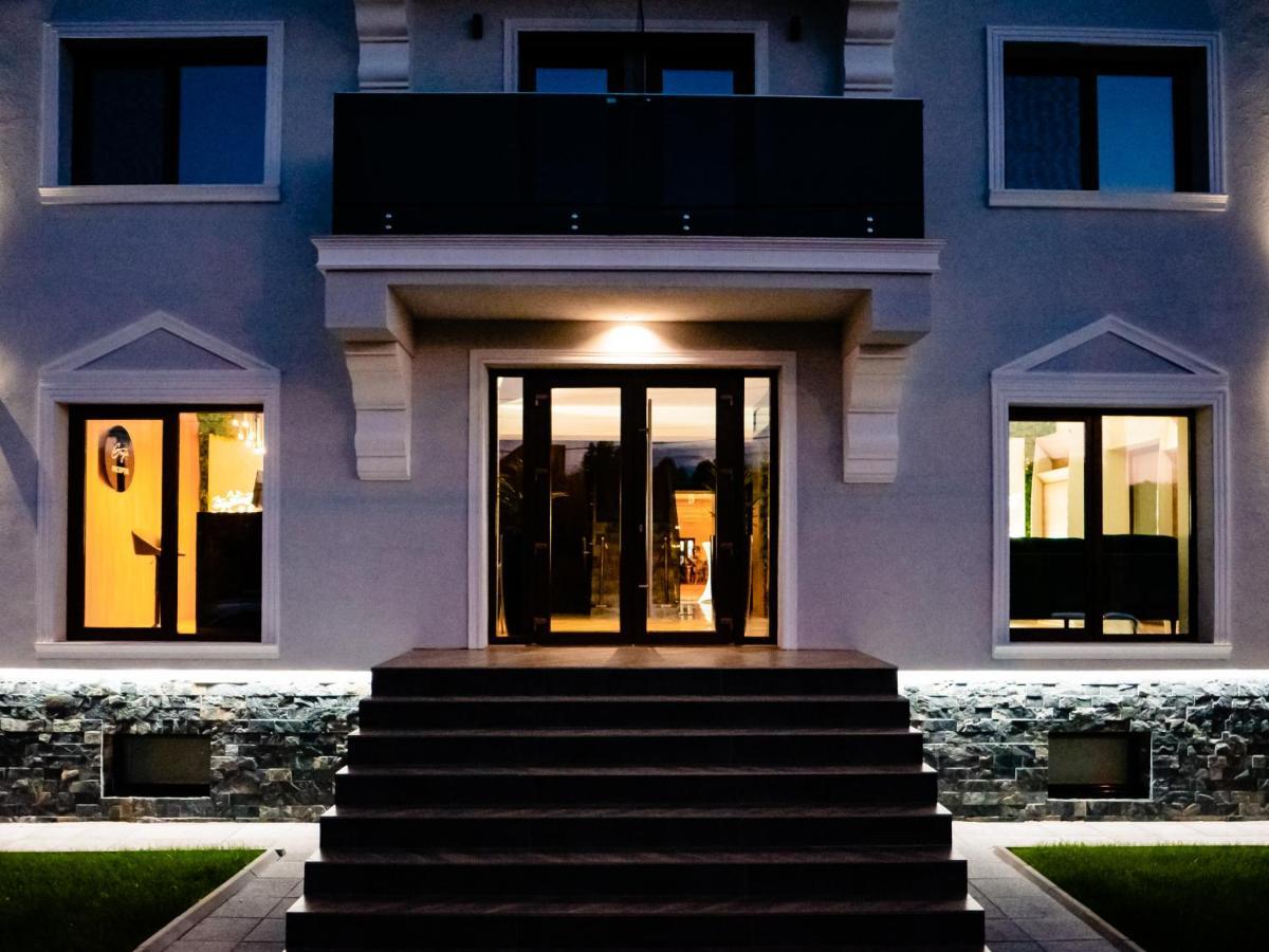 Hotel Goya Boutique Târgu Jiu Εξωτερικό φωτογραφία