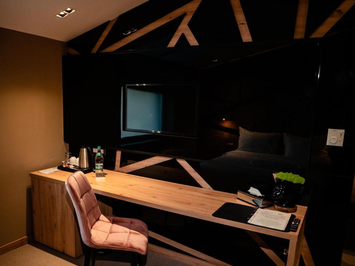 Hotel Goya Boutique Târgu Jiu Εξωτερικό φωτογραφία