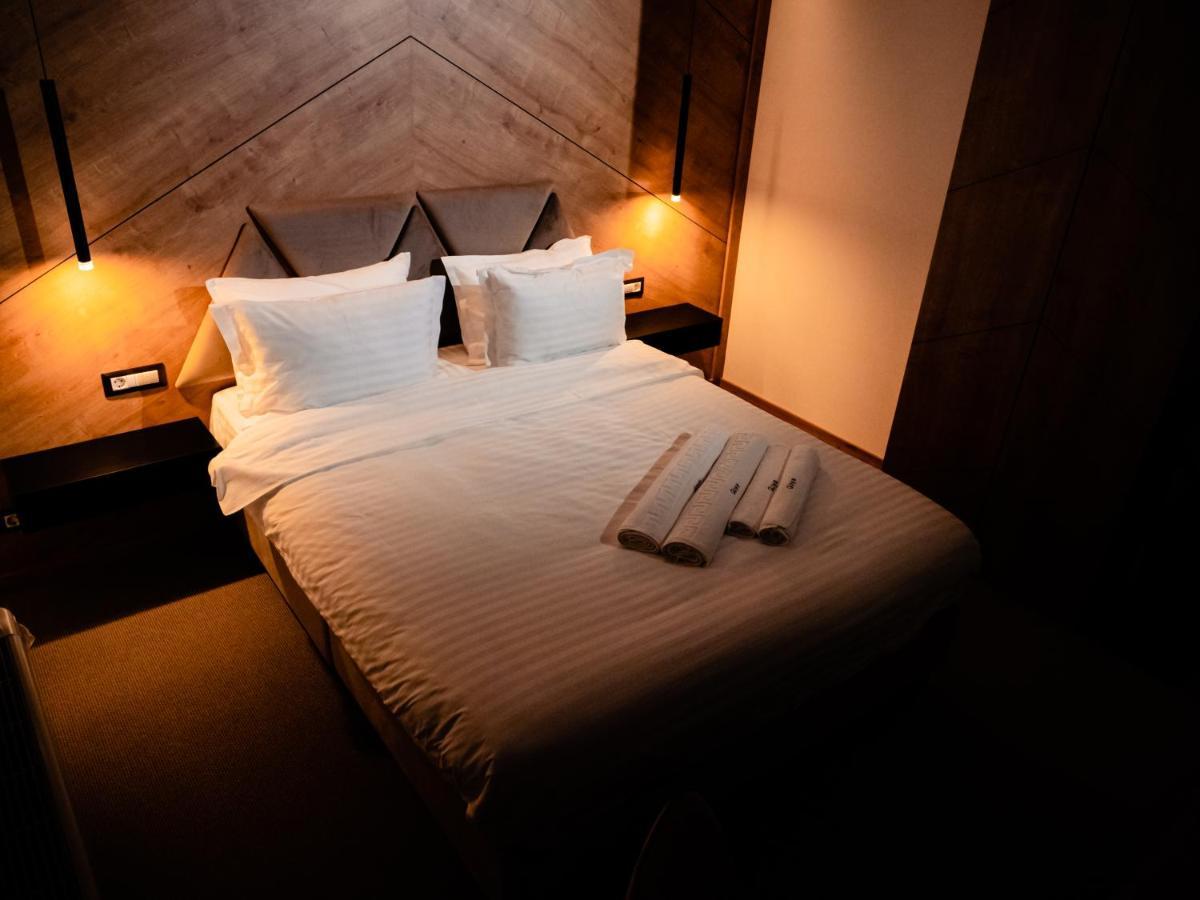 Hotel Goya Boutique Târgu Jiu Εξωτερικό φωτογραφία