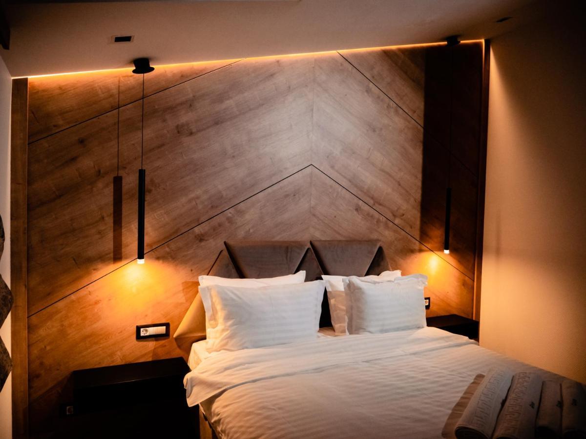 Hotel Goya Boutique Târgu Jiu Εξωτερικό φωτογραφία
