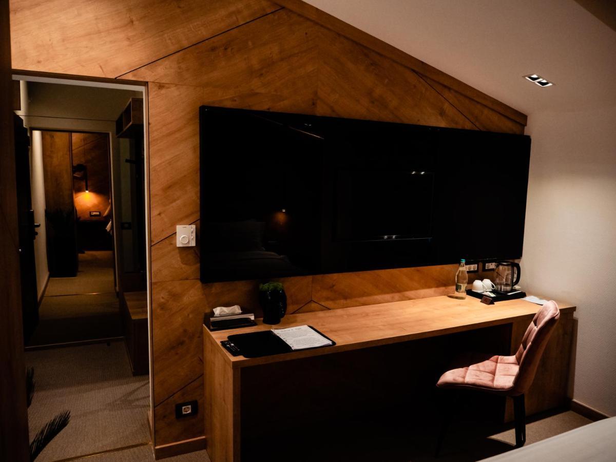 Hotel Goya Boutique Târgu Jiu Εξωτερικό φωτογραφία