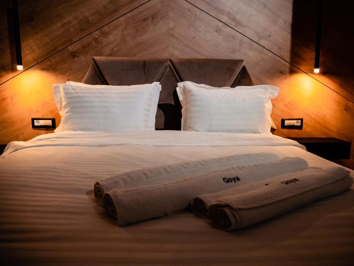 Hotel Goya Boutique Târgu Jiu Εξωτερικό φωτογραφία