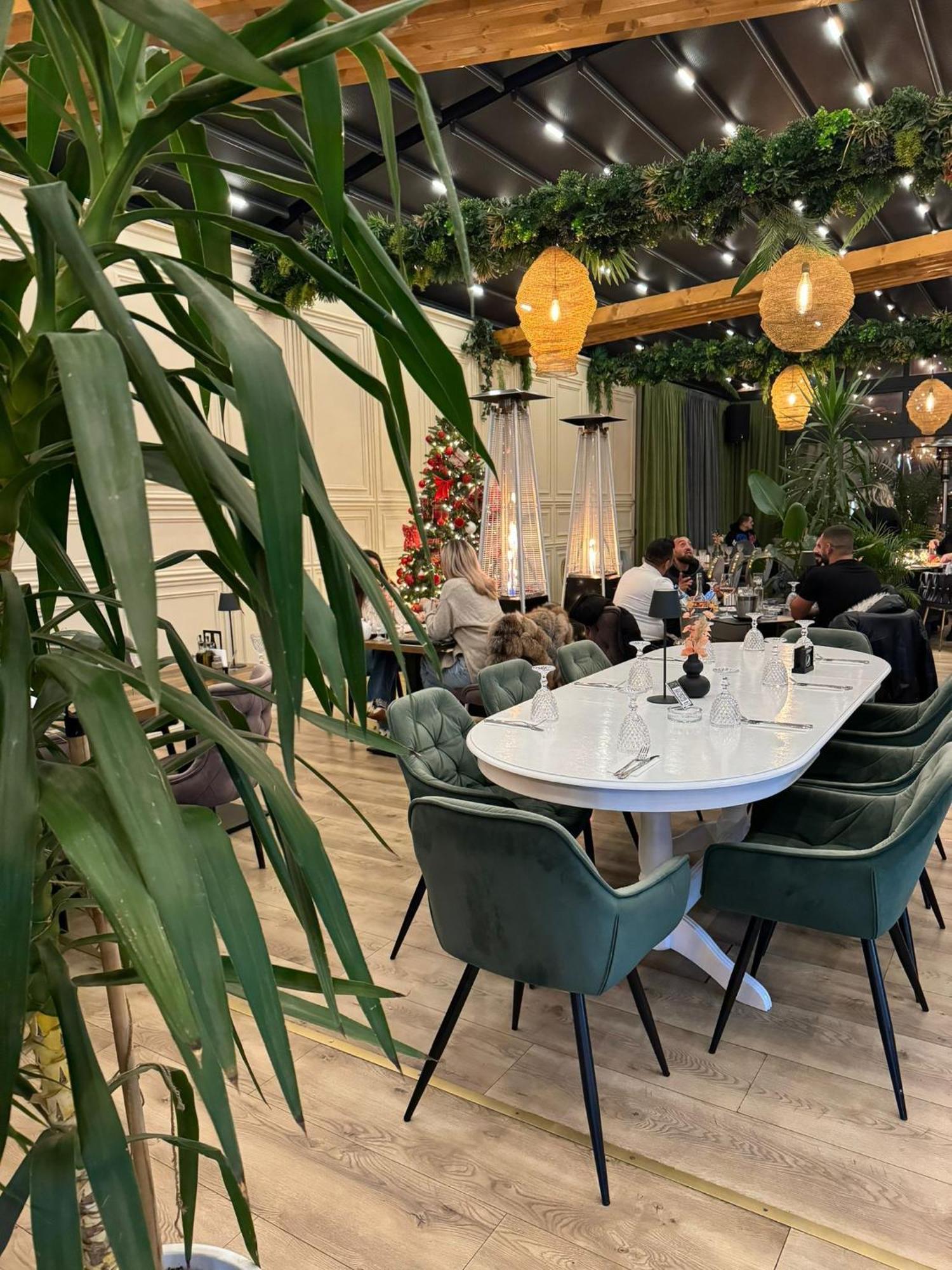 Hotel Goya Boutique Târgu Jiu Εξωτερικό φωτογραφία