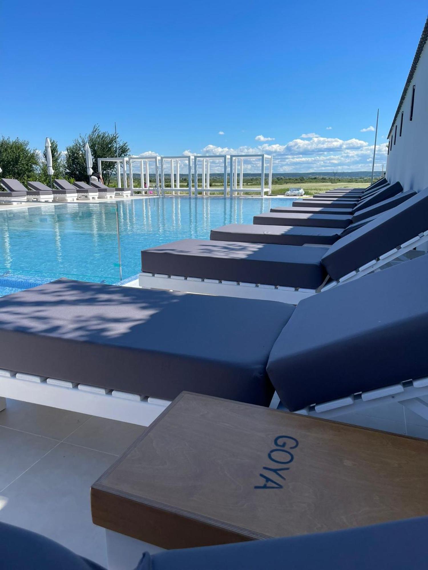 Hotel Goya Boutique Târgu Jiu Εξωτερικό φωτογραφία
