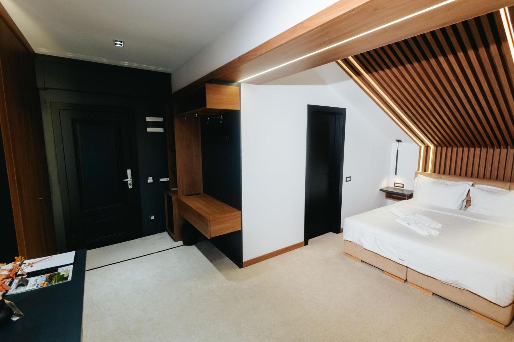 Hotel Goya Boutique Târgu Jiu Εξωτερικό φωτογραφία