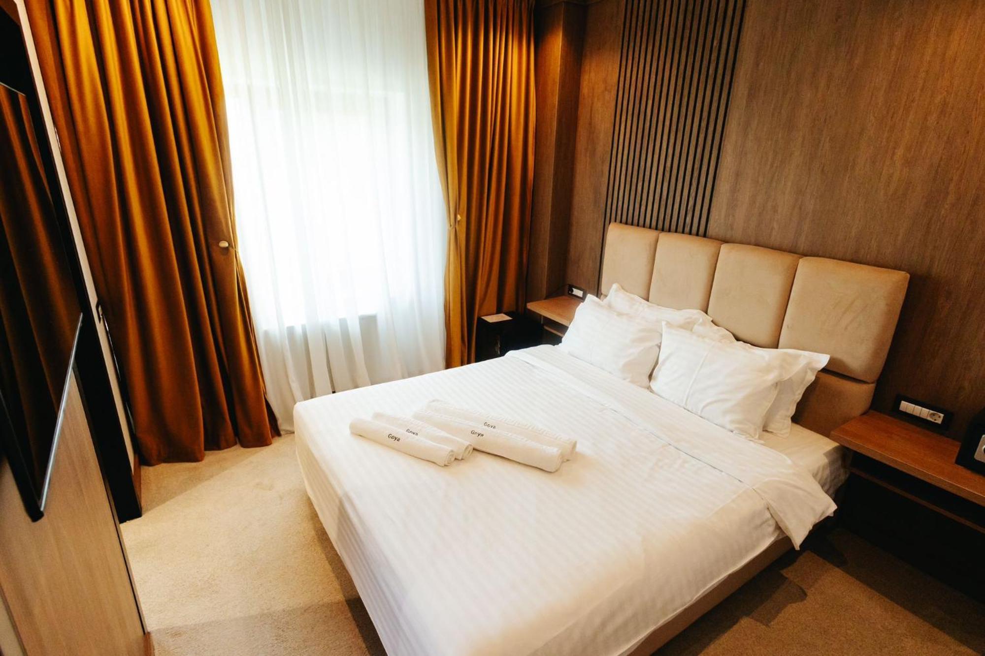 Hotel Goya Boutique Târgu Jiu Εξωτερικό φωτογραφία