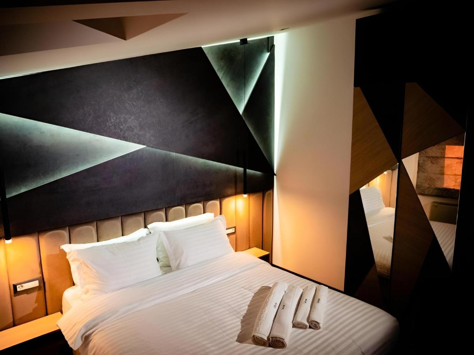 Hotel Goya Boutique Târgu Jiu Εξωτερικό φωτογραφία